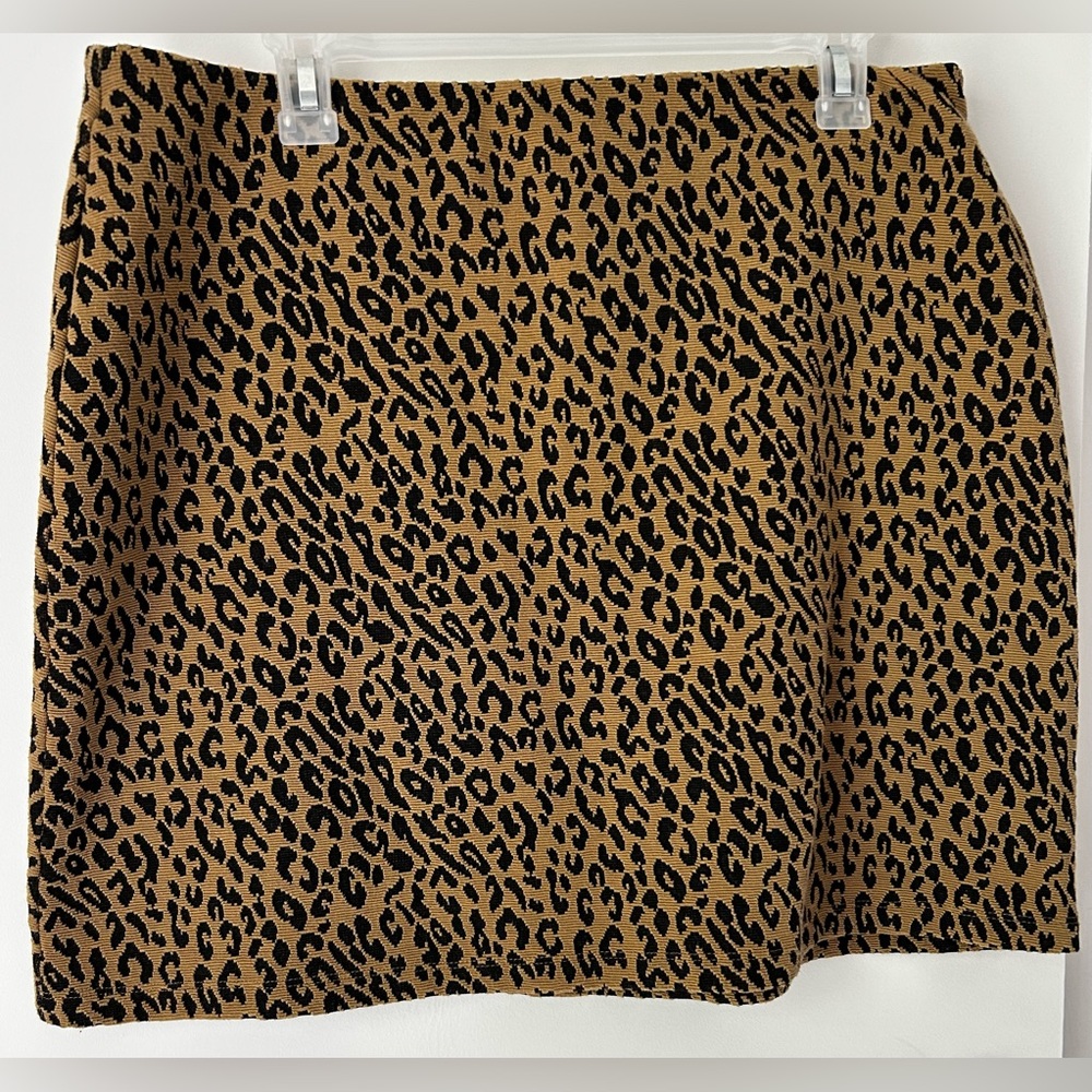 Leopard print, Textured Fabric, mini skirt